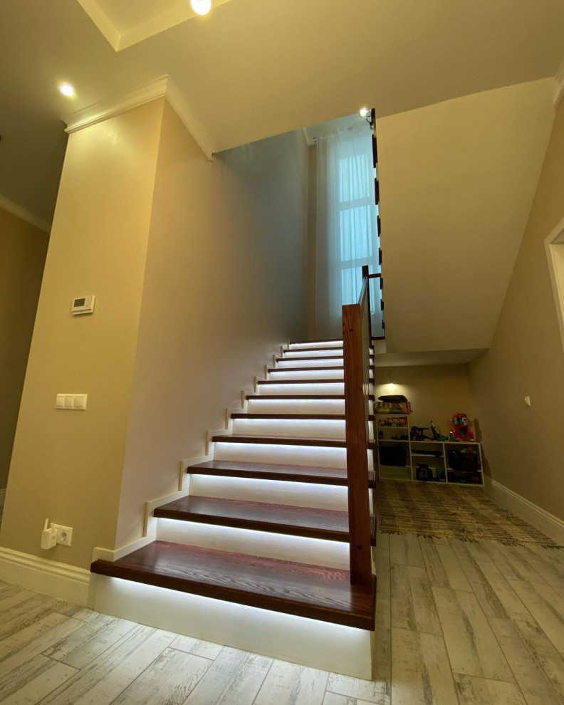 Лестница Алексея и Анны в КП Медная Подкова