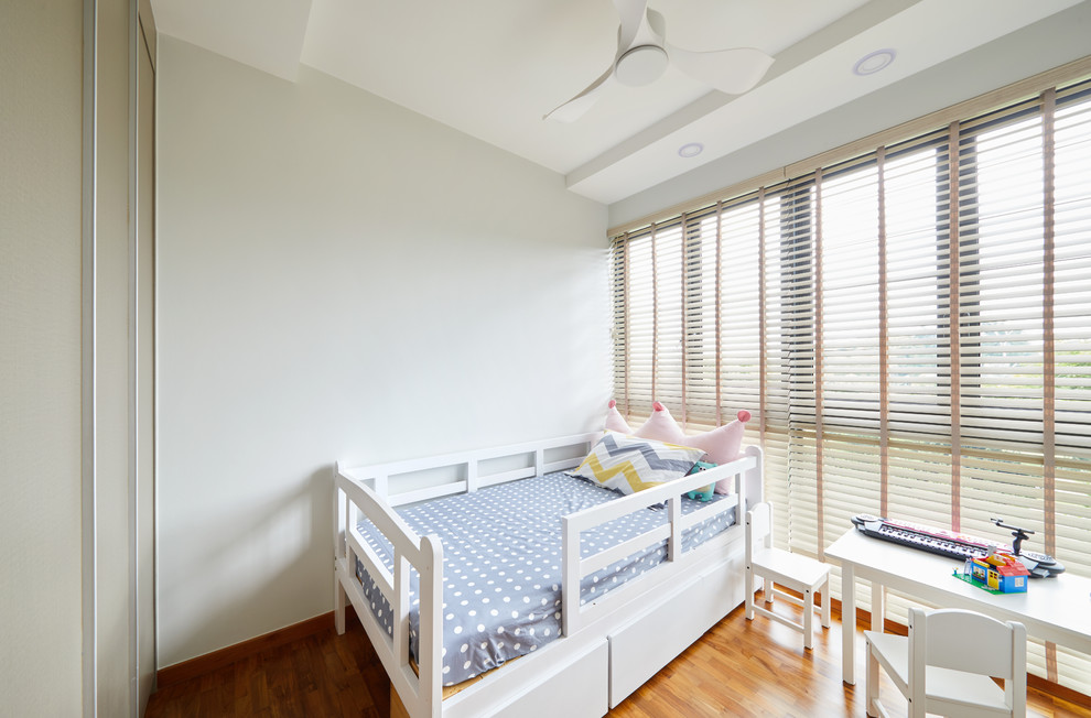 Photo of a Scandinavian bedroom in Singapore.