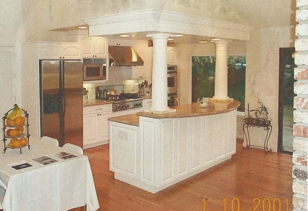 Inspiration for a transitional home design remodel in San Francisco