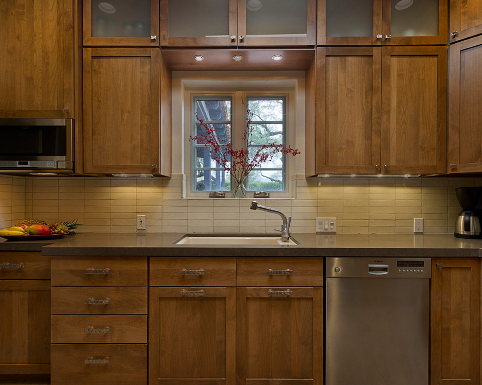 Mid-sized transitional home design photo in Phoenix