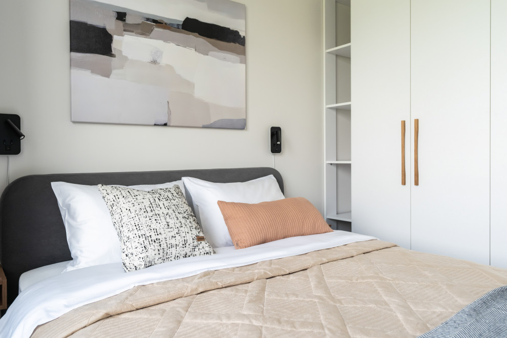 Парадный ансамбль, 2евро, 32м2