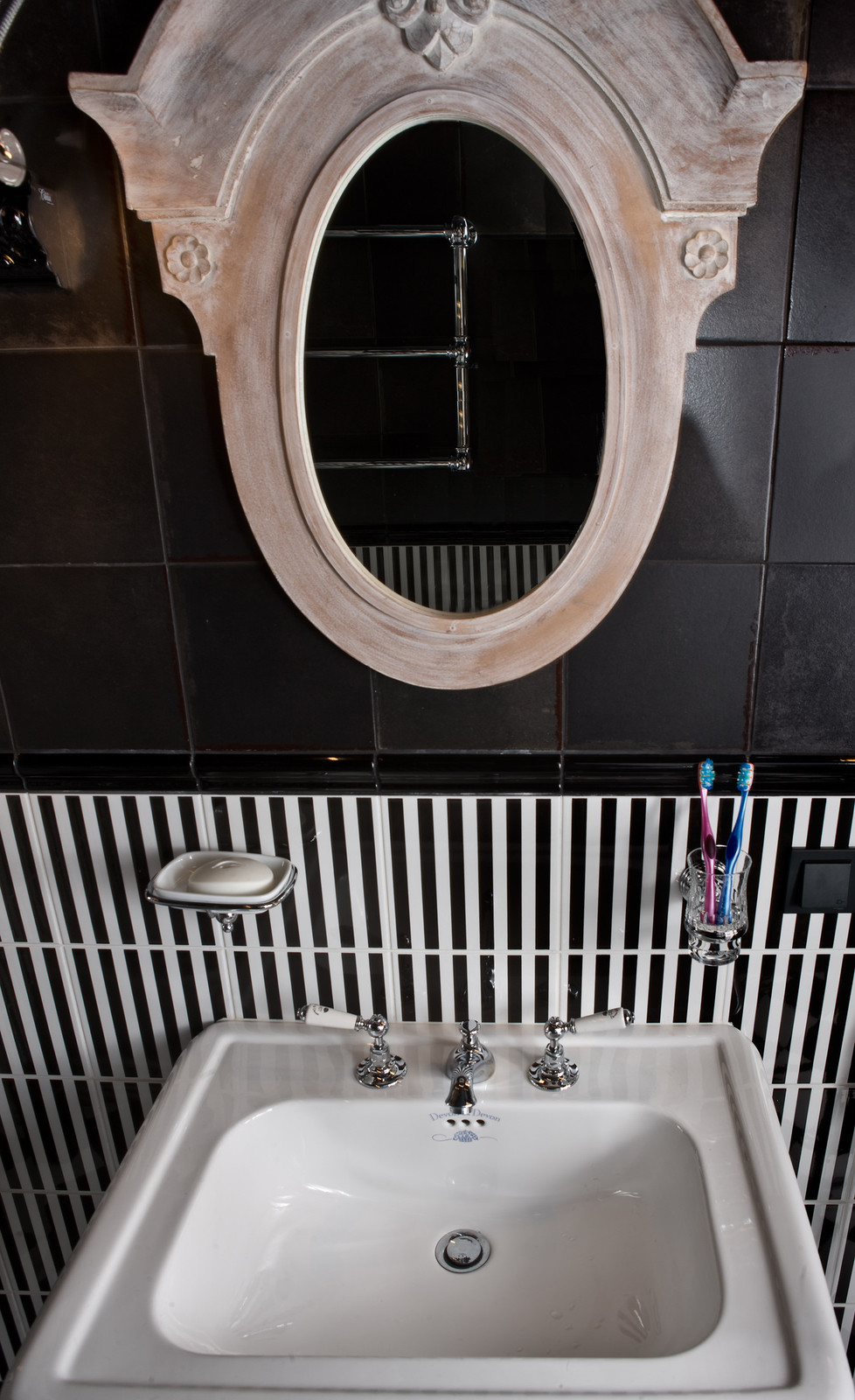 Яркая насыщенная квартира