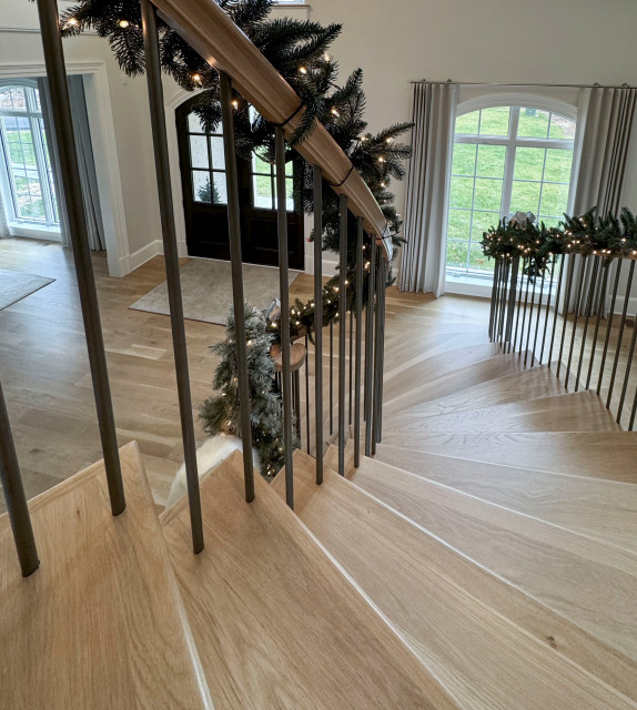 116_Elegant & Eye-catching Curved Staircase, Leesburg VA 20175 klassisk-trappe