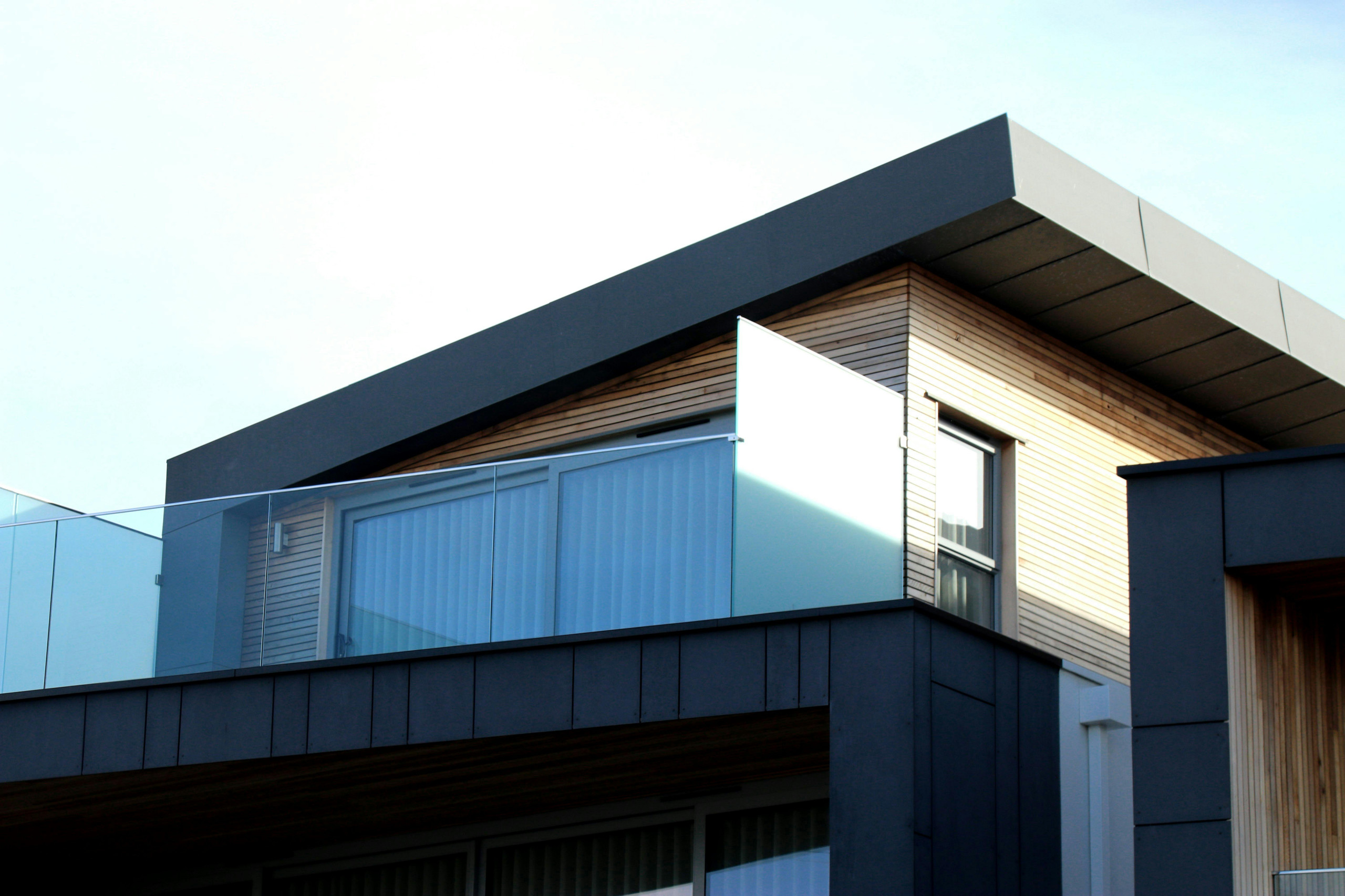 Panoramic Window Wall with Glass Railing