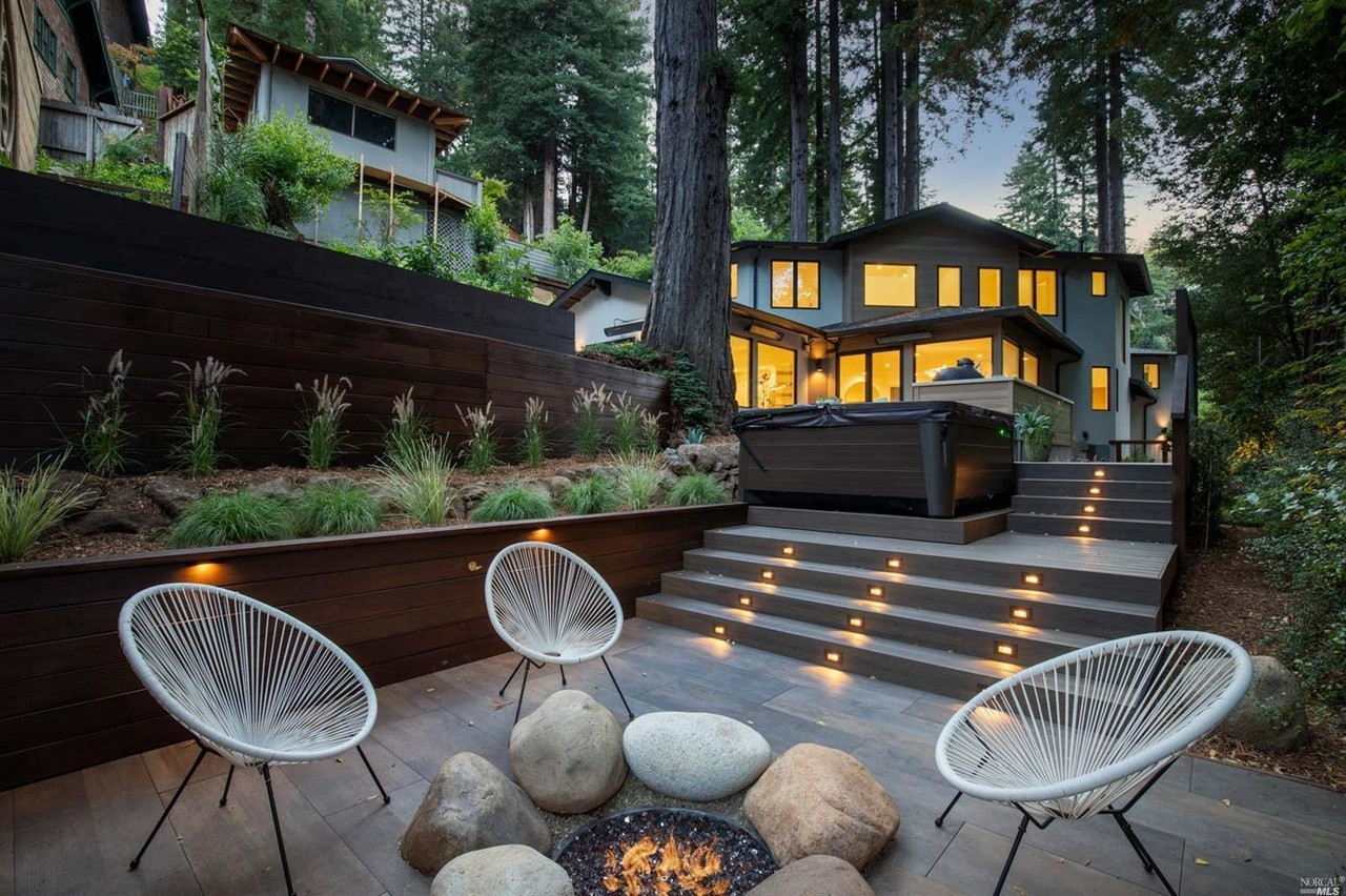 Contemporary Forest Hideaway