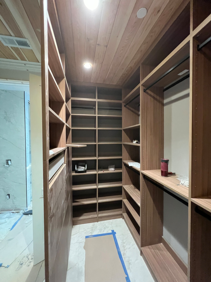 Walk in closet 1