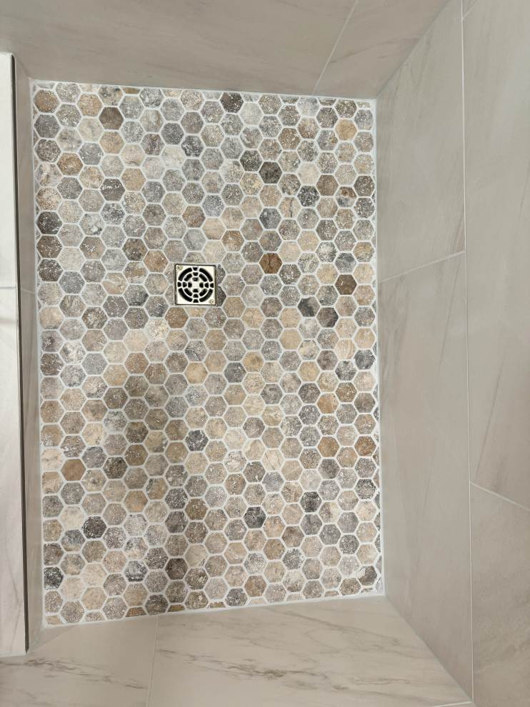 Villages of Oak Manor Master Bathroom