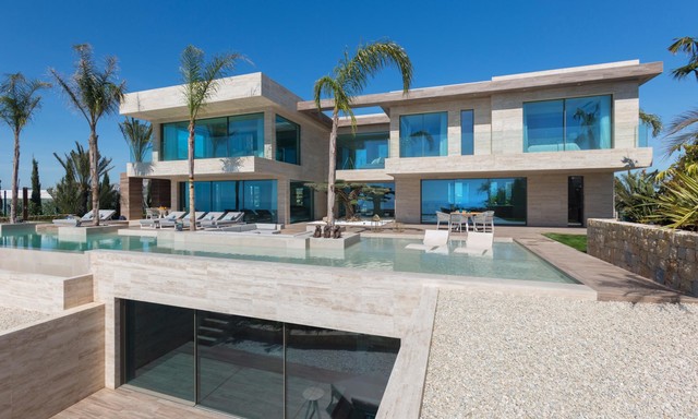 Villa El Sue&ntilde;o modern-pools