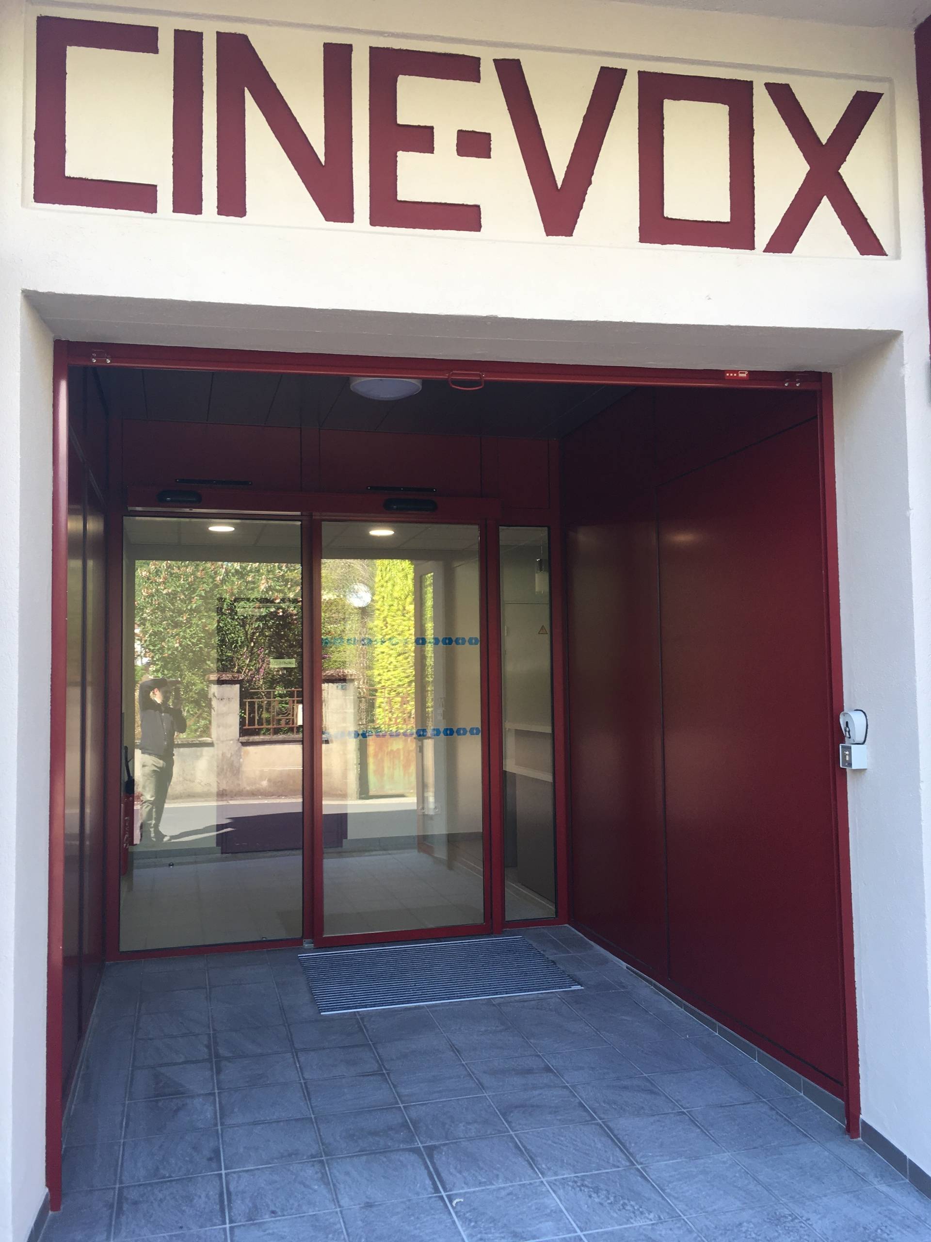 RENOVATION D'UN CINEMA