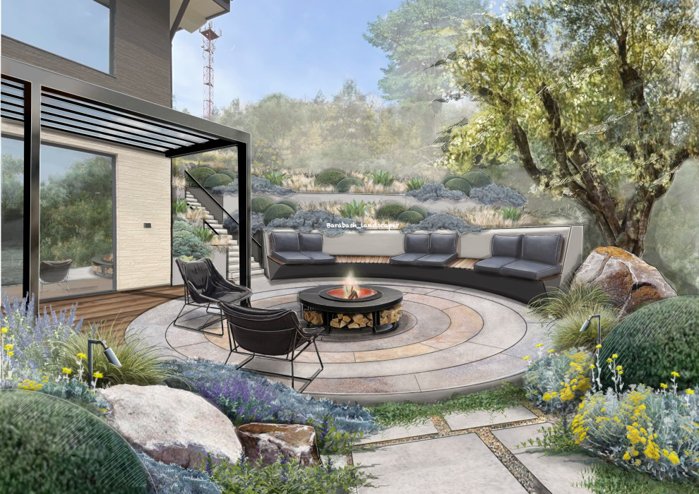 В лучах южного солнца.