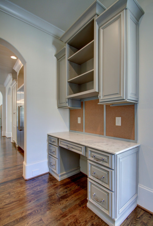 Photo of a transitional home office in Nashville.