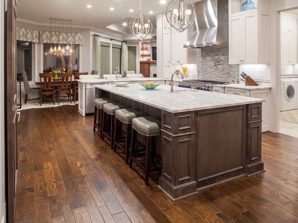 Inspiration for a transitional kitchen remodel in Houston
