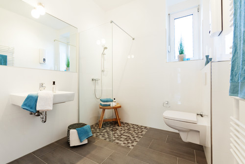 Badezimmer im skandinavischen Design 