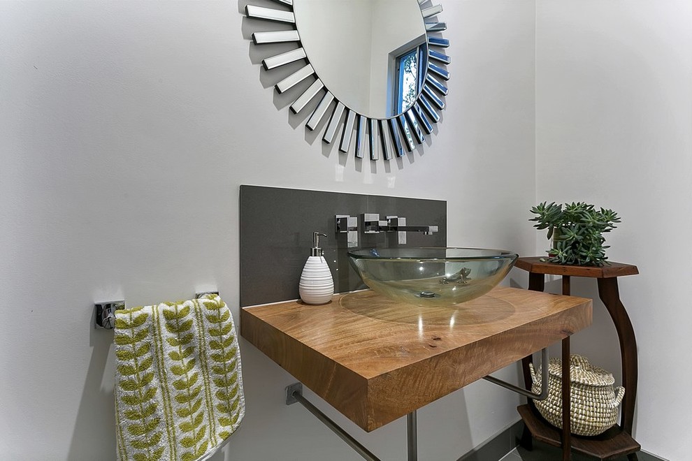 Contemporary powder room in Cairns.