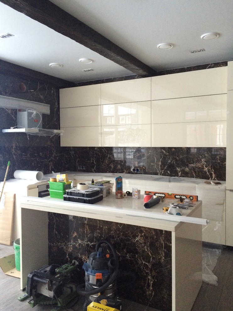 КП Бристоль, изделия из камня