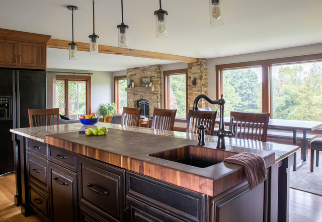 Rustic Main Floor Remodel rustico-cocina