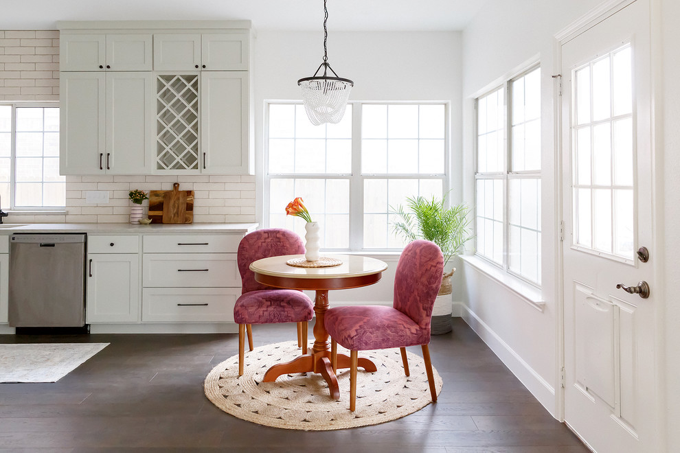Inspiration for a transitional home design remodel in Austin