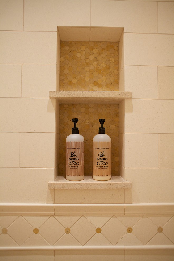 Home design - transitional home design idea in Austin