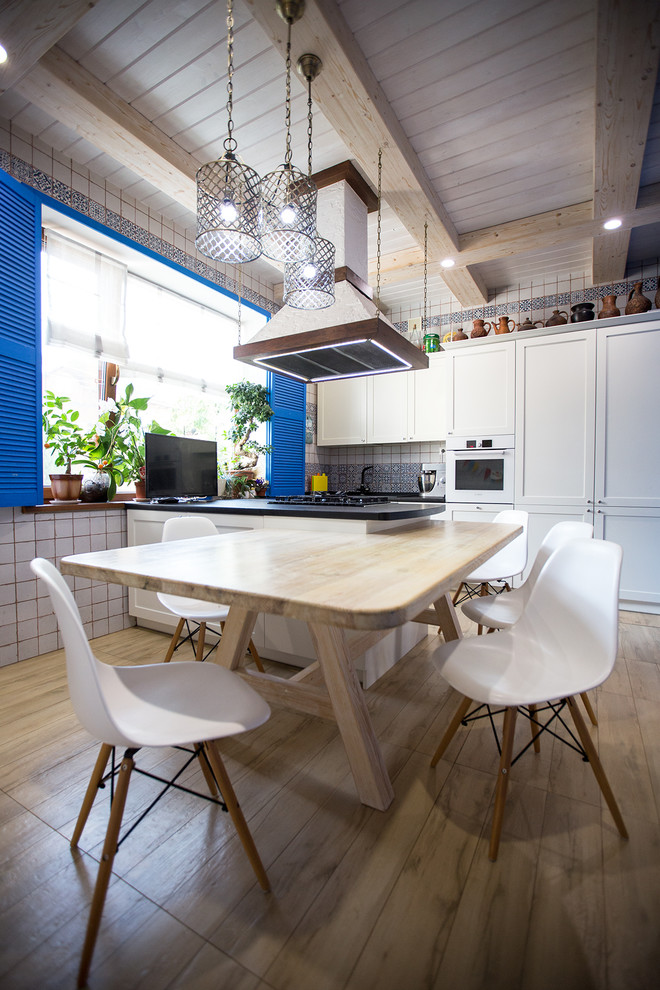 Интерьер загородного дома с греческими мотивами. Реализация