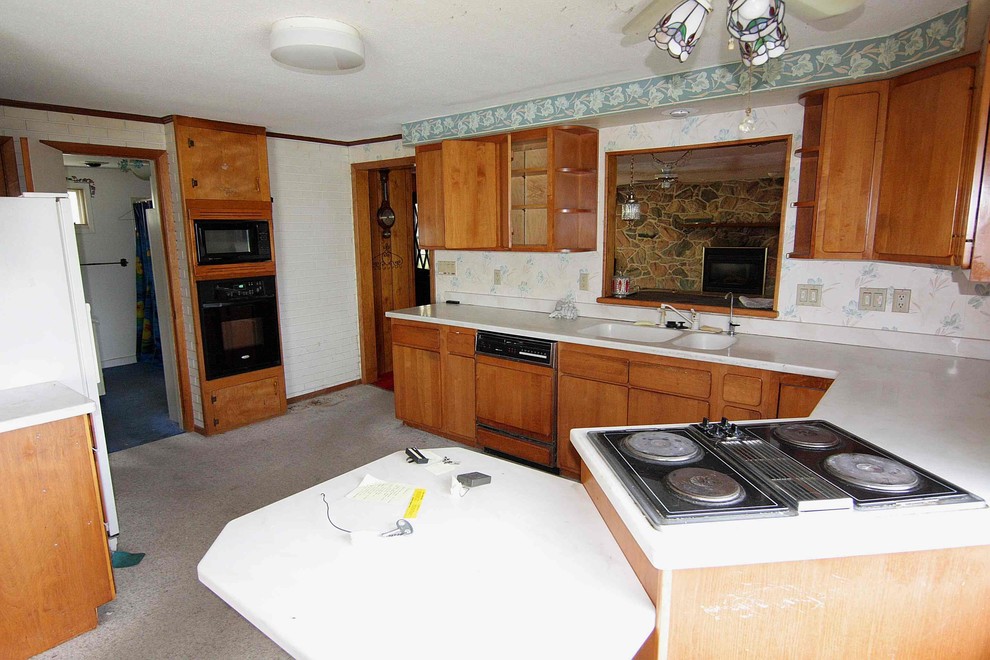 Can you cut Corian in place and how?