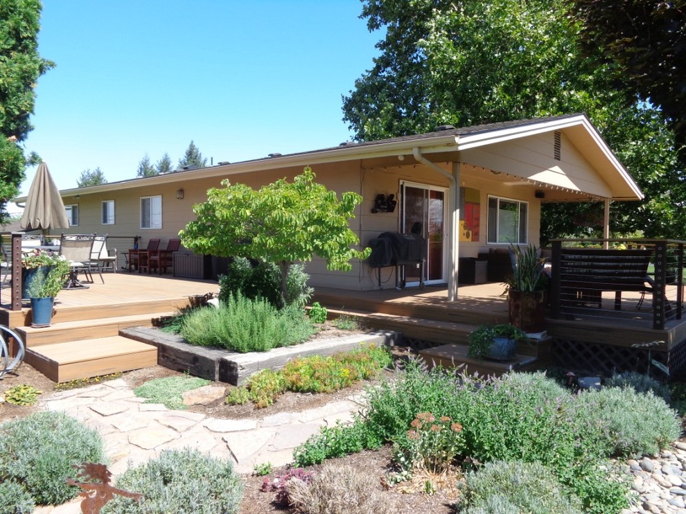 This is an example of a rustic landscaping in Seattle.