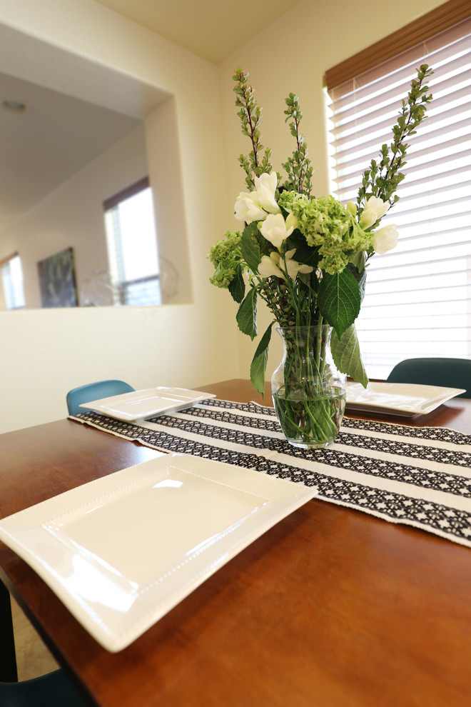 Home design - transitional home design idea in Phoenix