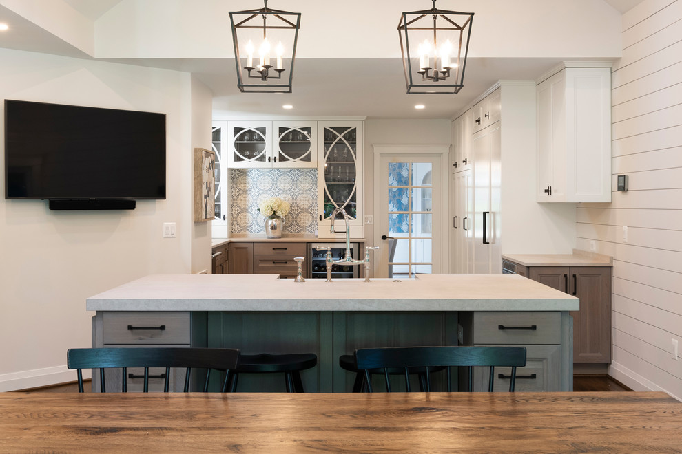 Kitchen - transitional kitchen idea in DC Metro