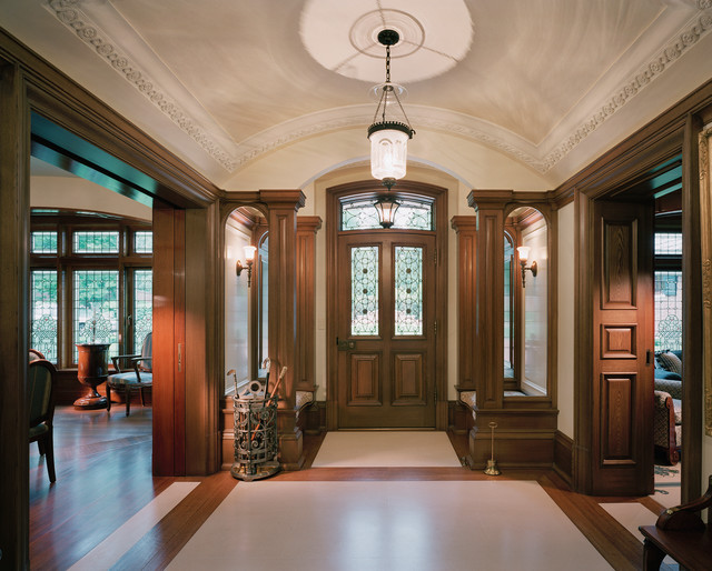 Arts and Crafts Cottage traditional-entrance