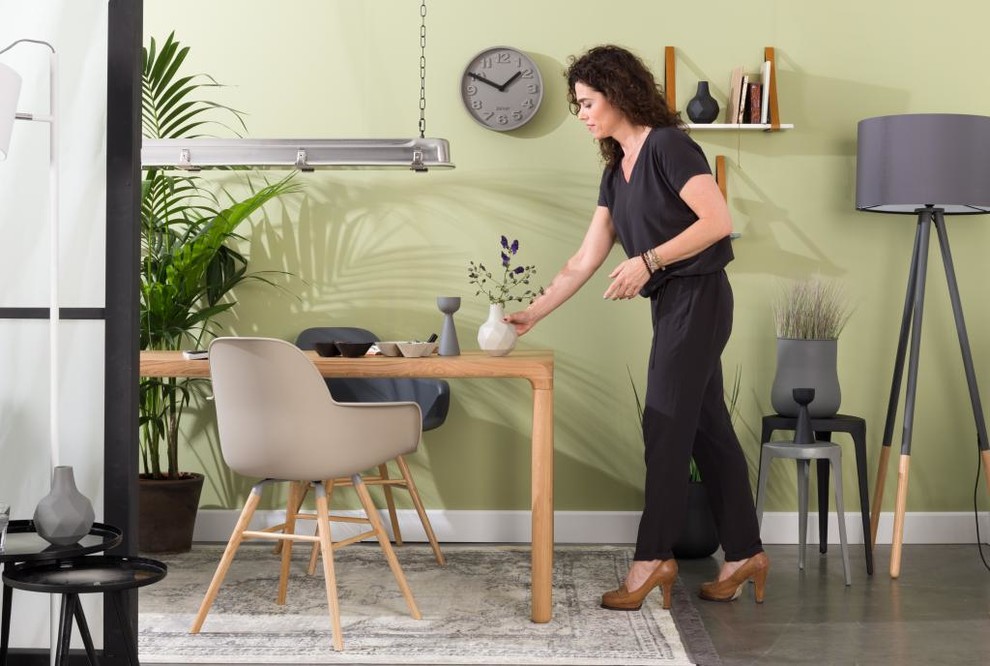 Совмещенная столовая от голландского бренда Zuiver