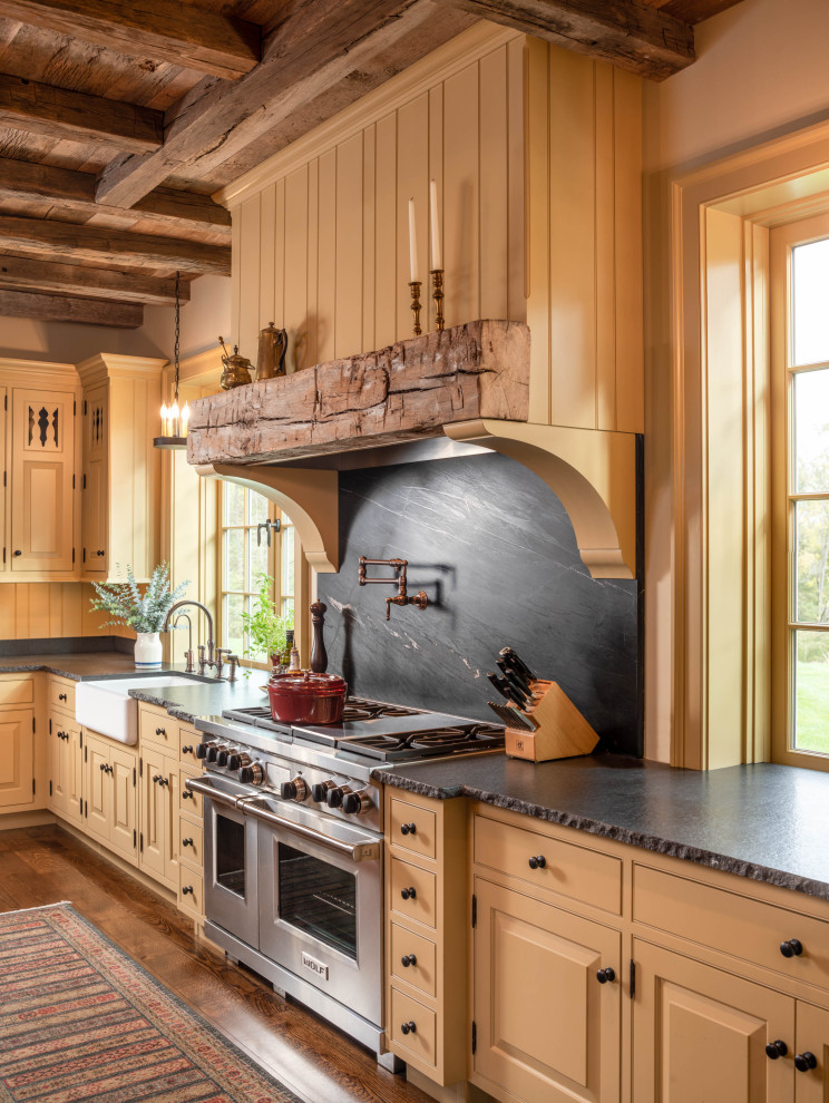 Photo of a country kitchen in Wilmington.