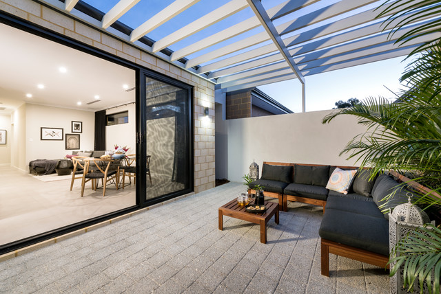 Cube - Display Home in Kwinana uteplats