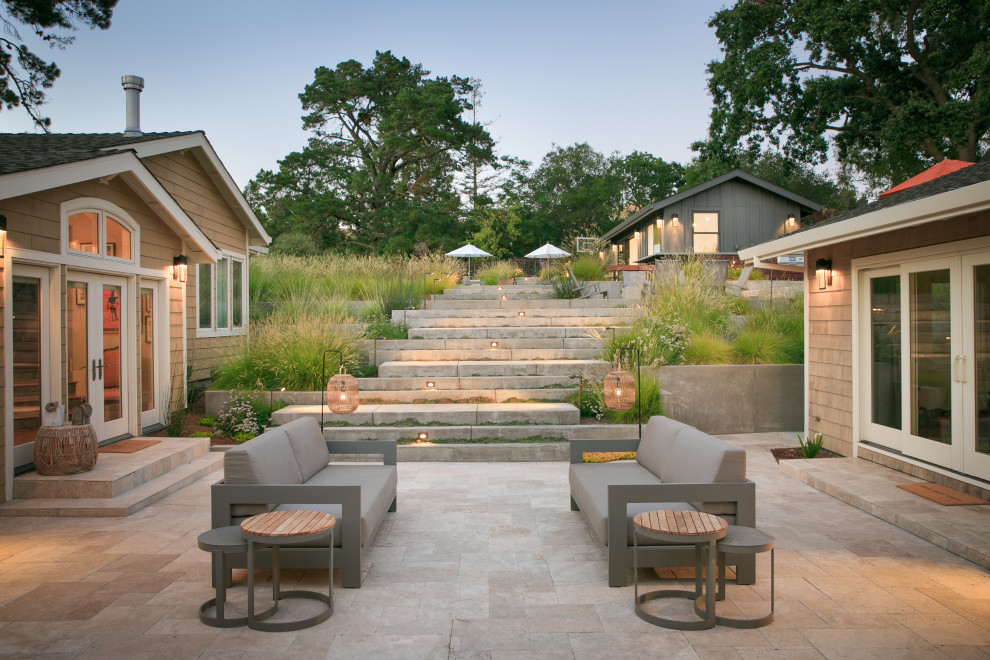 Example of a trendy courtyard patio design in San Francisco with no cover