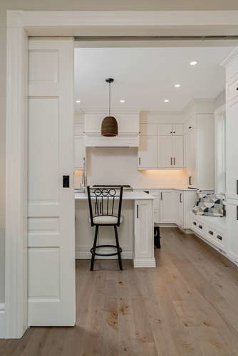 Kitchen - transitional kitchen idea