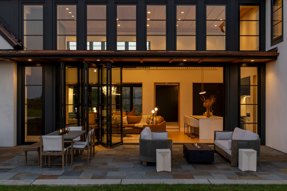 Inspiration for a transitional patio remodel in Minneapolis