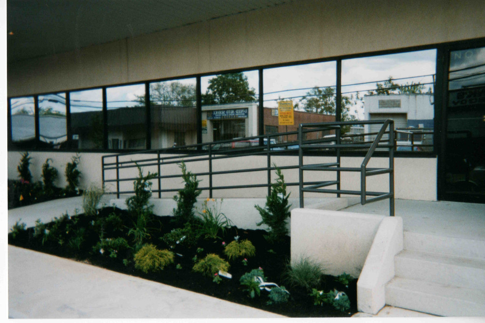 Commercial landscape planting