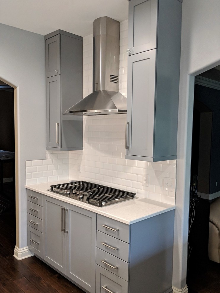 Kitchen - transitional kitchen idea