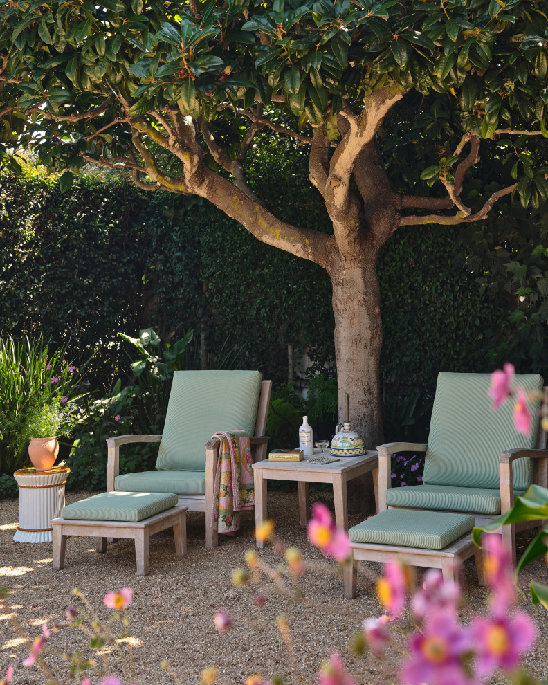 Elegant patio photo in Los Angeles
