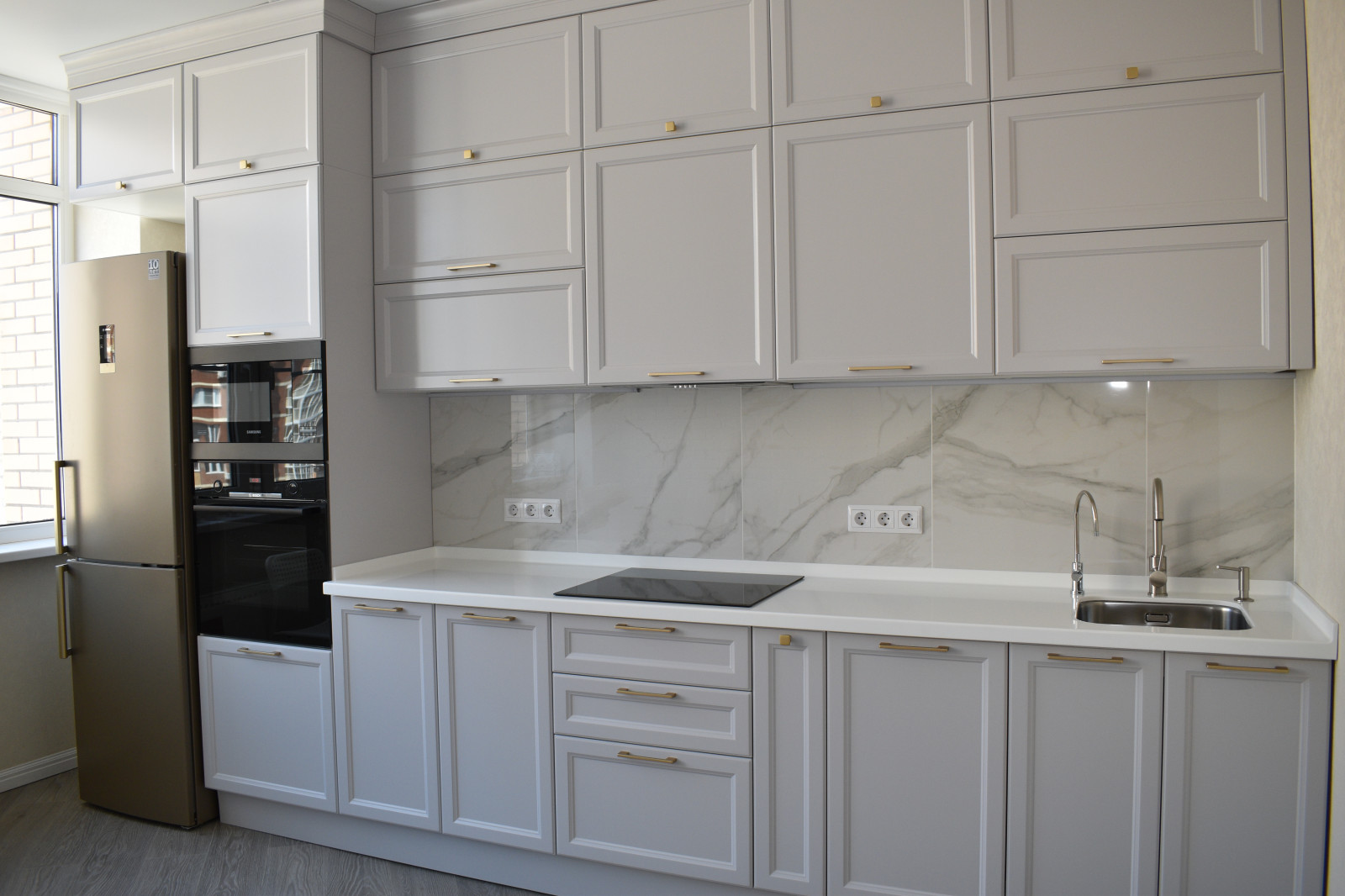 Андора МДФ под потолок с акриловой столешницей