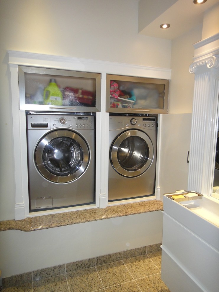 Inspiration for a contemporary laundry room in Montreal.
