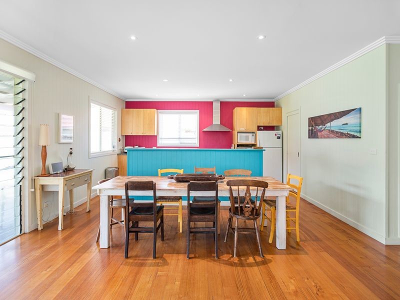 This is an example of an eclectic kitchen in Sydney.