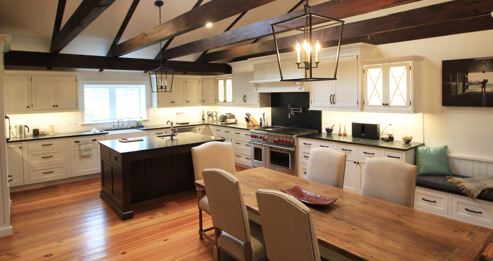 Home design - transitional home design idea in DC Metro