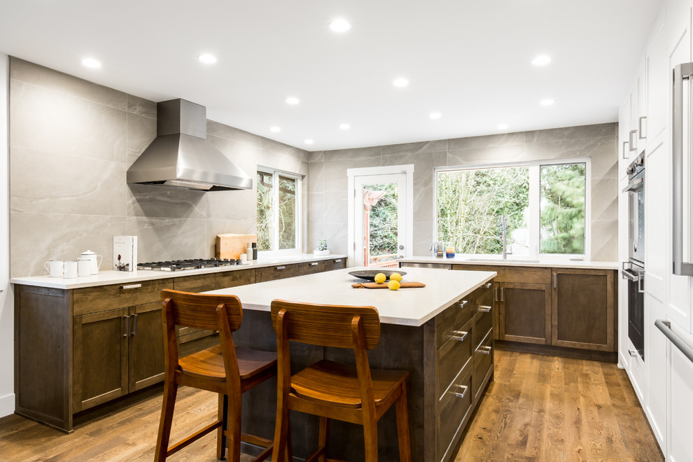 Transitional kitchen photo in Vancouver