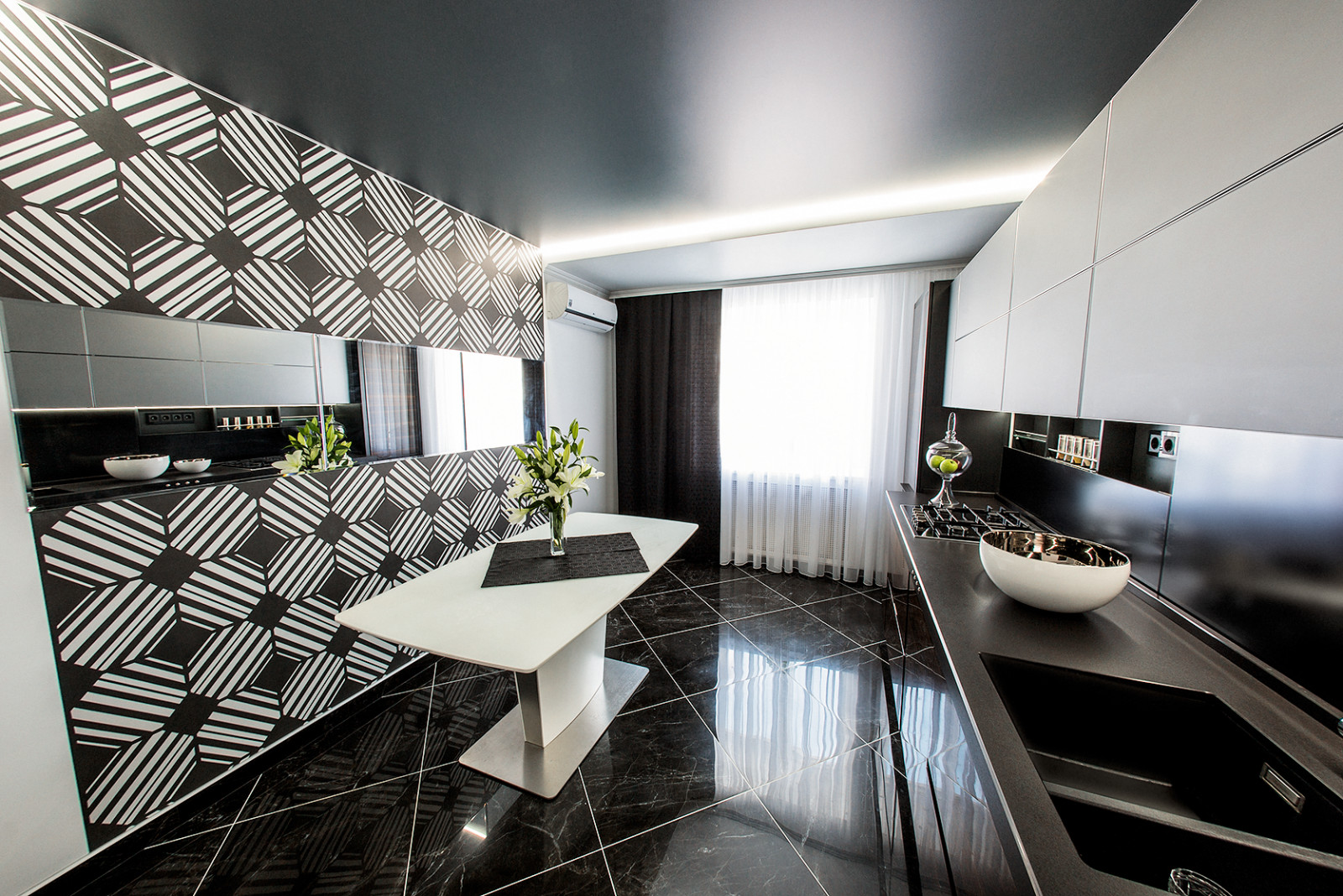 Кухня в темных тонах