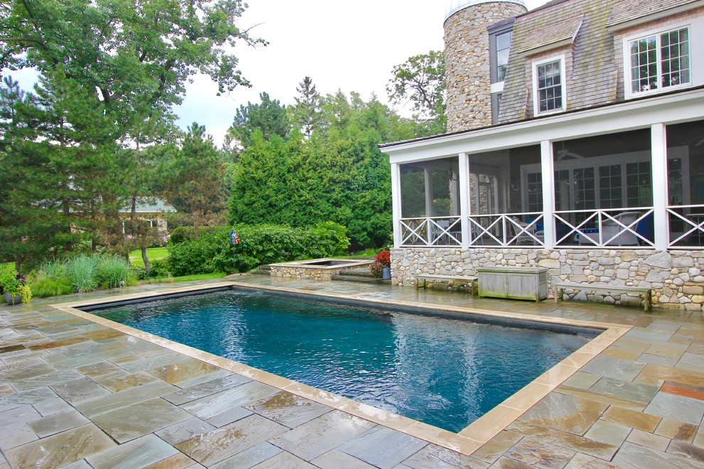 Transitional pool photo in Chicago