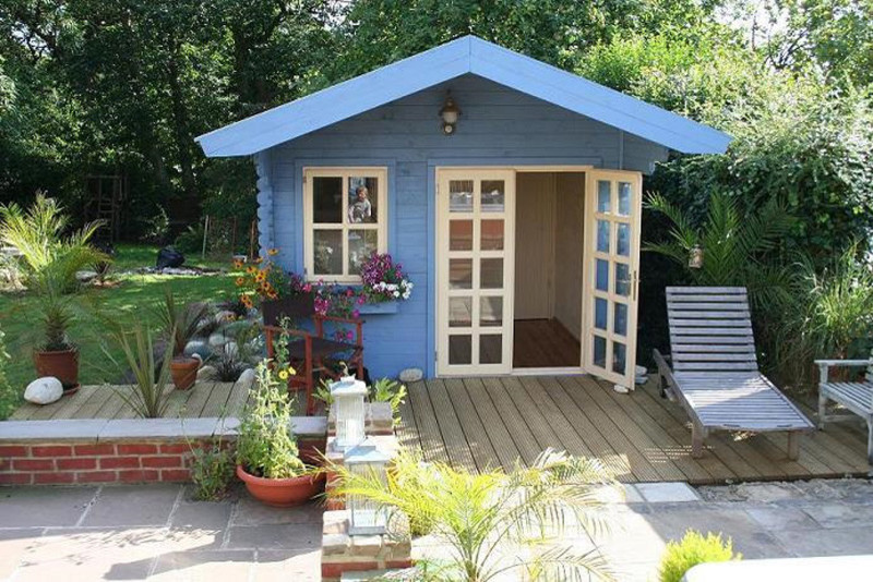 Traditional shed and granny flat in Los Angeles.