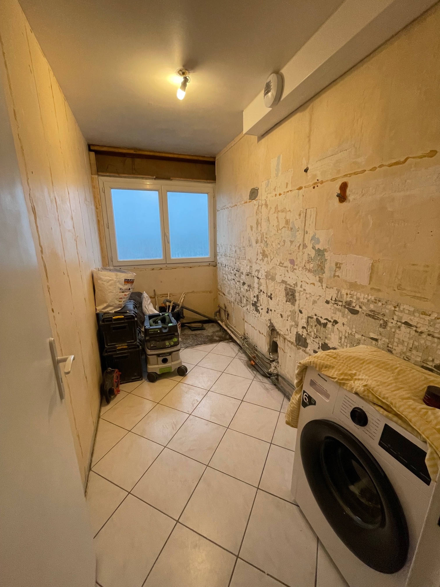 SALLE DE BAIN FAMILIALE: rénovation partielle de cette pièce des années 80