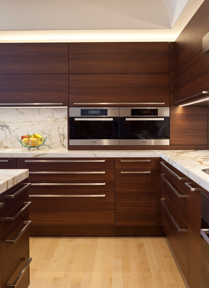 Design ideas for a contemporary kitchen in Los Angeles with marble benchtops.
