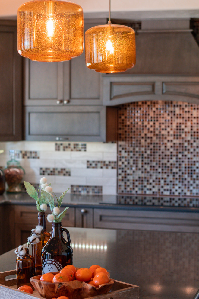 Inspiration for a transitional home design remodel in Phoenix