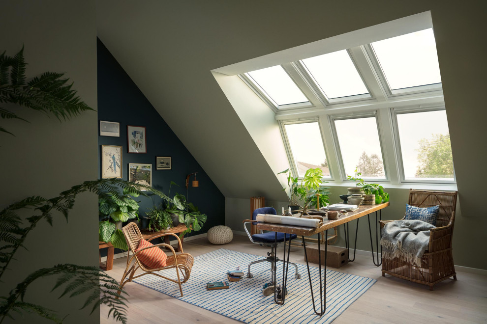 This is an example of a traditional home office in Edinburgh.