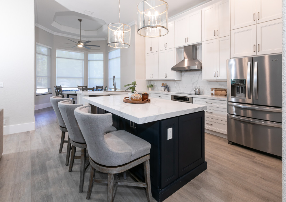 Transitional kitchen photo in Miami